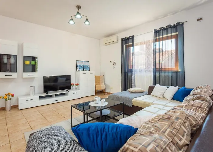 Ena Villa Pula